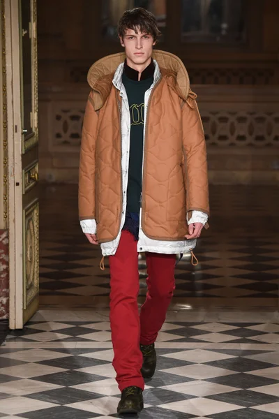 Look 9